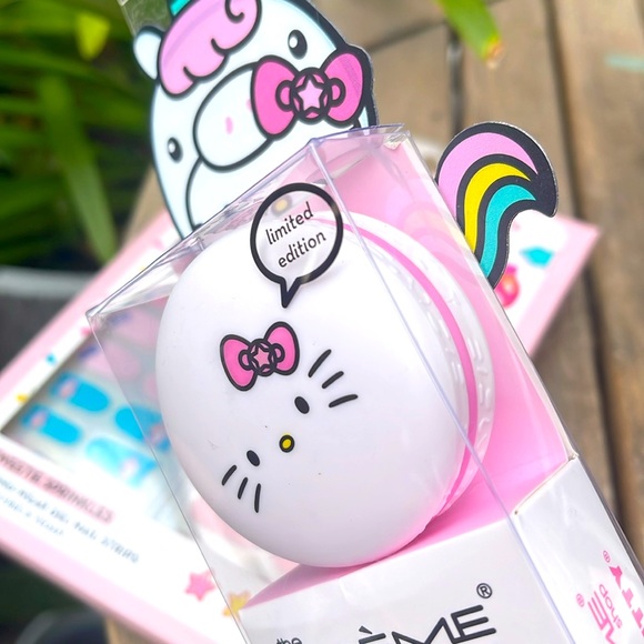 NWT/HELLO KITTY Bundle of Gel Nail strips & Sweet Sprinkles Lip Balm - Picture 11 of 11